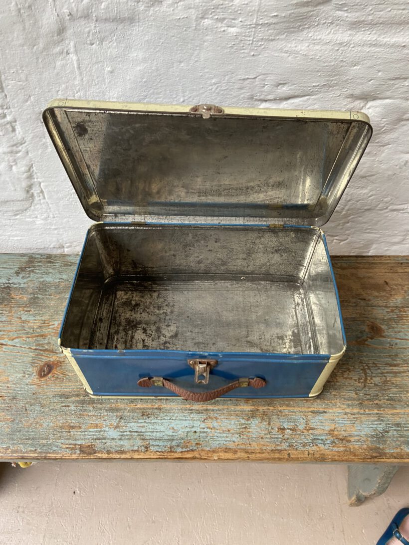 679C8E2D-CB3A-4368-BCEF-F1D7E0D7DE5E