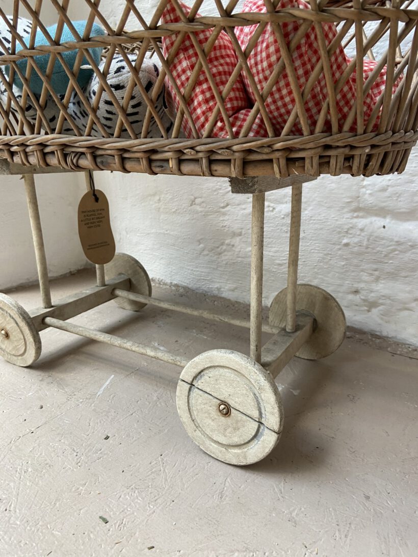 BCEEB2E6-6673-41FF-B22F-E798AB47E7AF