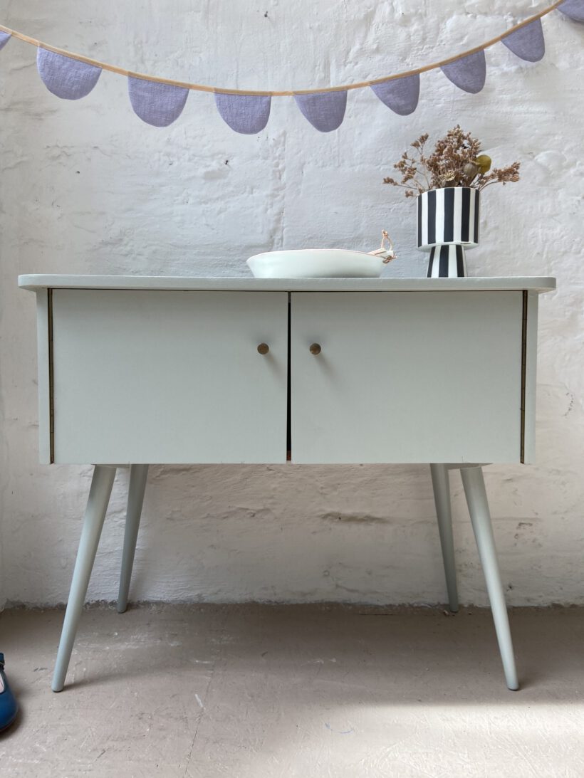 D54EB80A-CFB5-49A1-B0A5-D631FFF11A56