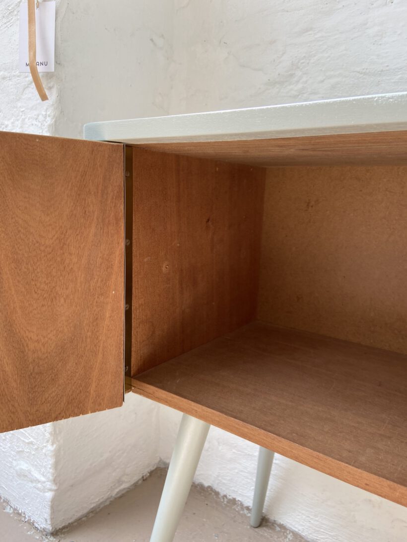 DFED4B55-6FB9-4F09-9A70-FE6D9B5D023B