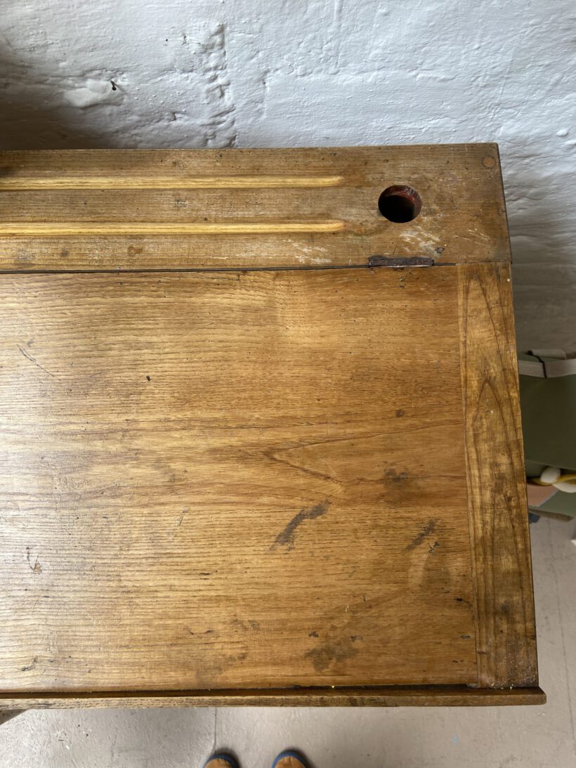 0AB3404F-D3D8-4B08-95E9-3BA3933E1861