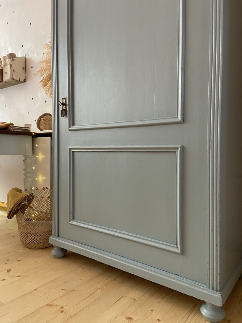 3DC998EC-DBB7-456F-8126-CCB6F83B3B3D