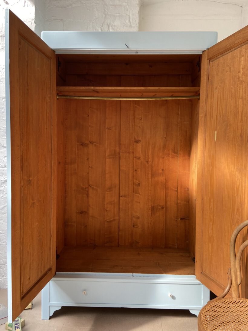 69E353F3-7860-4BA4-B63A-2E8783A3B034