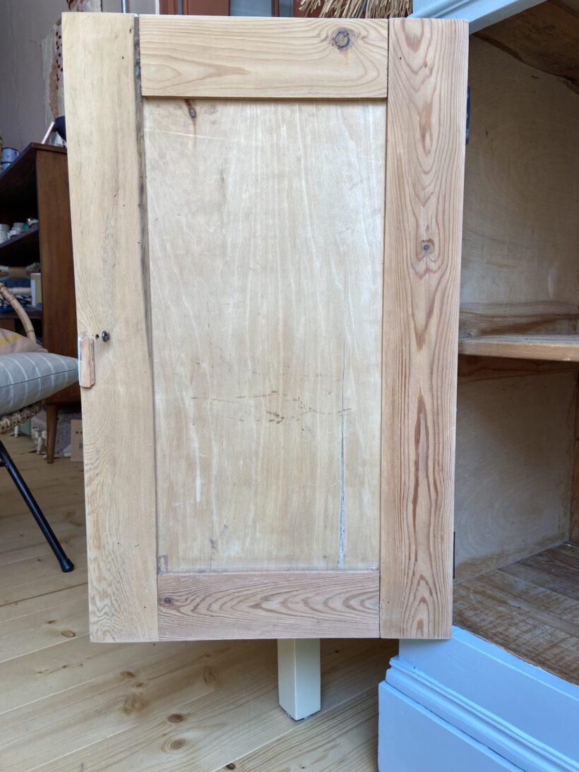 D90B51D6-6FAB-40B4-83BD-BC6AB9C533C1