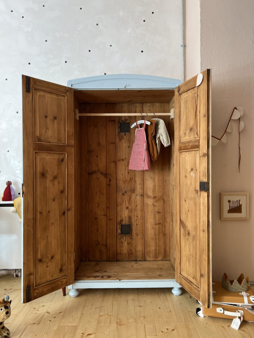 5D408CC5-5E28-4C34-8CC2-7B3E9E1B6F58