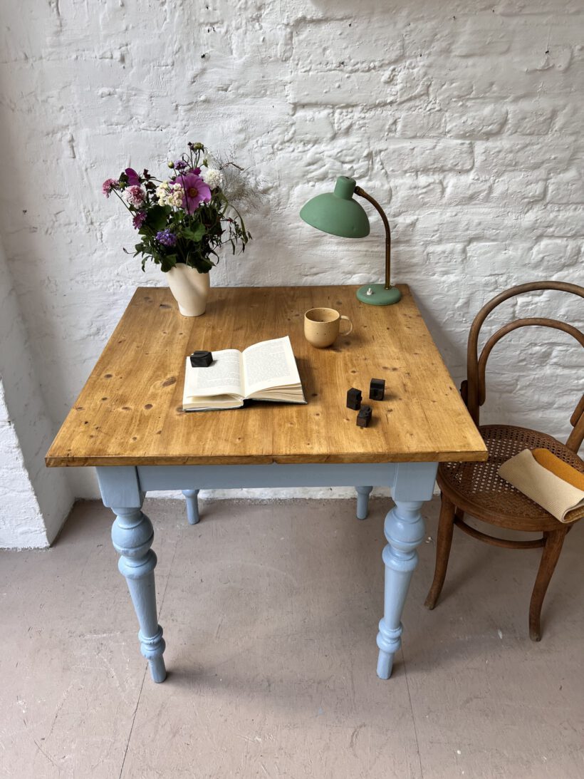 7FF7B2B9-4A8D-42B5-B49A-3783B057C88E