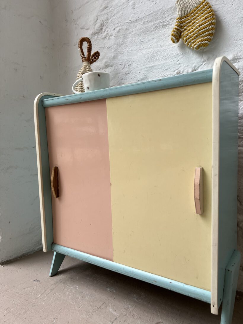 972C0DEB-D8EE-4FFF-BFF9-95BD133B0245