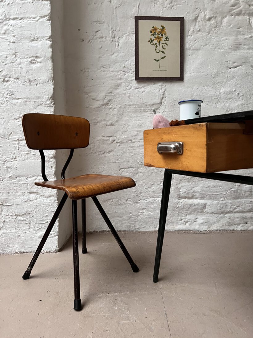 B4381259-431B-4363-A0ED-77A1F5155039