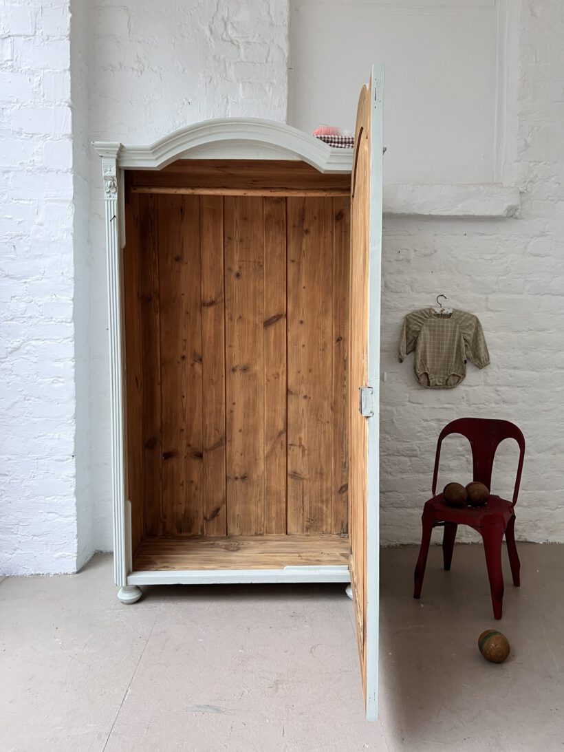 E02B8313-AF91-4460-AC21-C3770D66439C