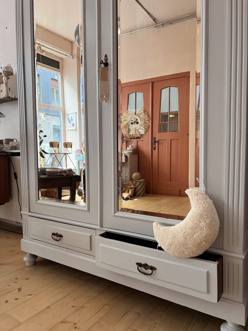 EC6B46FA-0C90-4A6A-A5EF-153E35A475FE