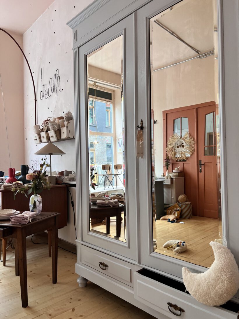 F8D9A050-1B31-4731-ACE8-A3CBD3BDC079