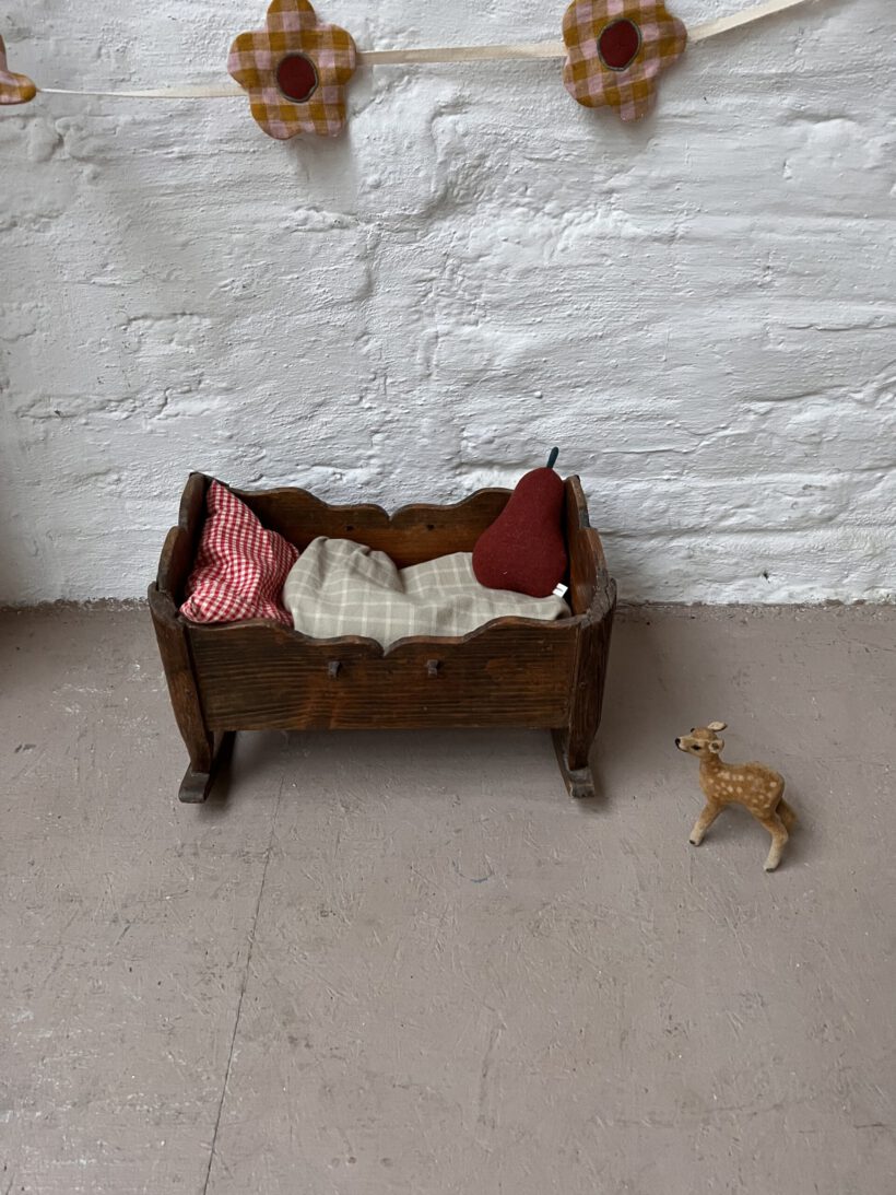 C4EEBA1D-E6BE-46E4-BD93-E2A258B855B7