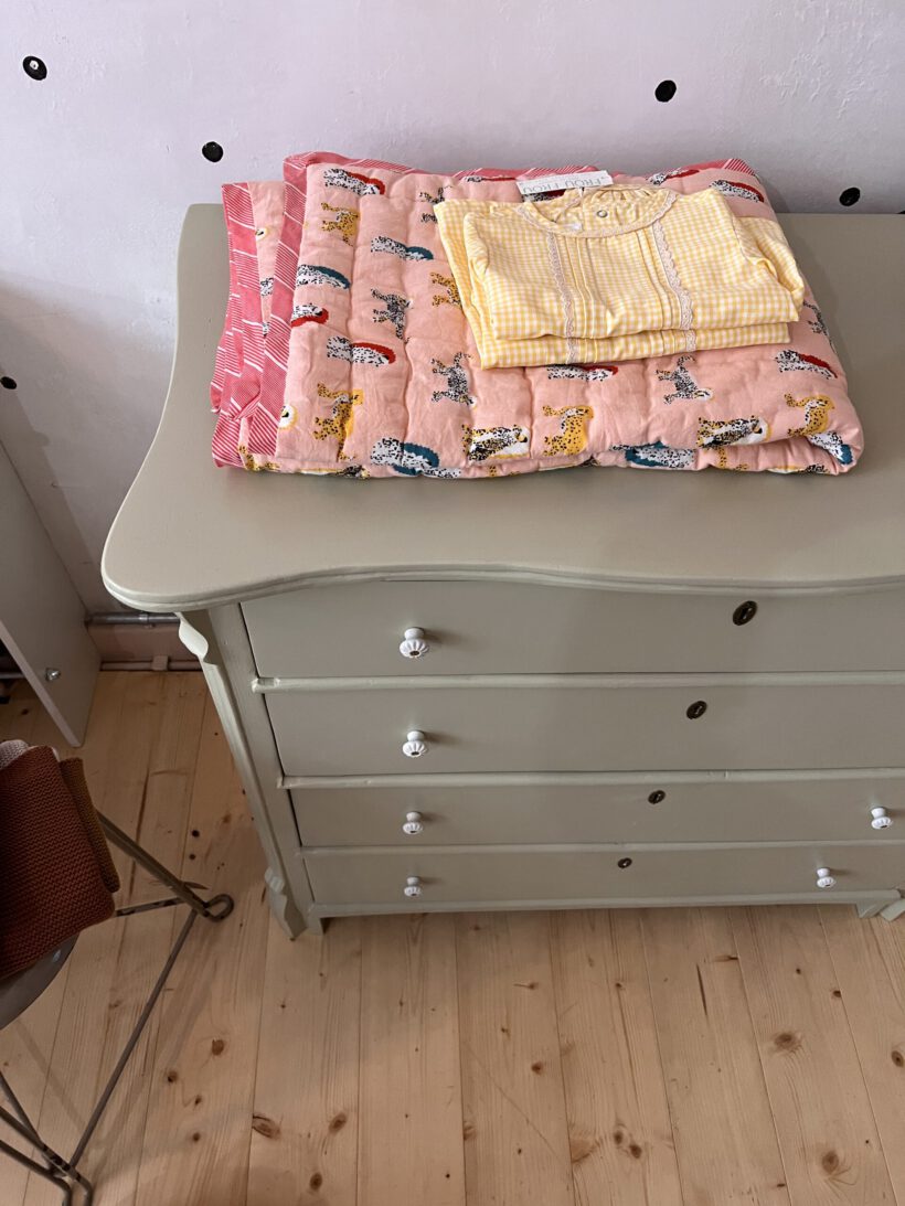 04AB5F09-F5C7-40AC-B271-79A05F7C8281