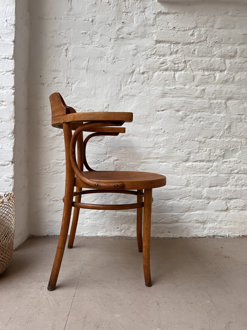 65FCB4E9-CD08-4878-B2DD-37D50604CA79