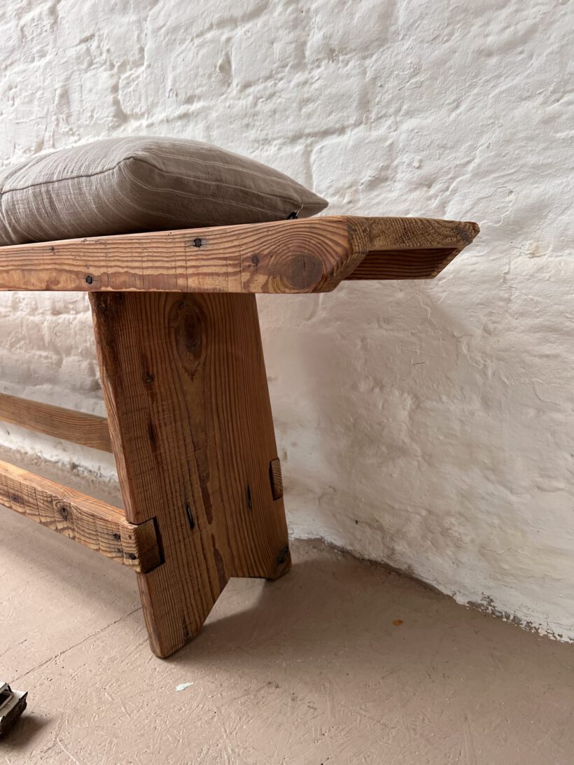 76CC4C35-0505-411E-84AB-17D36D5EF3B4