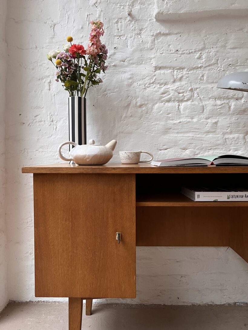 80548A33-2FF9-41B9-935E-297C742B9CE4