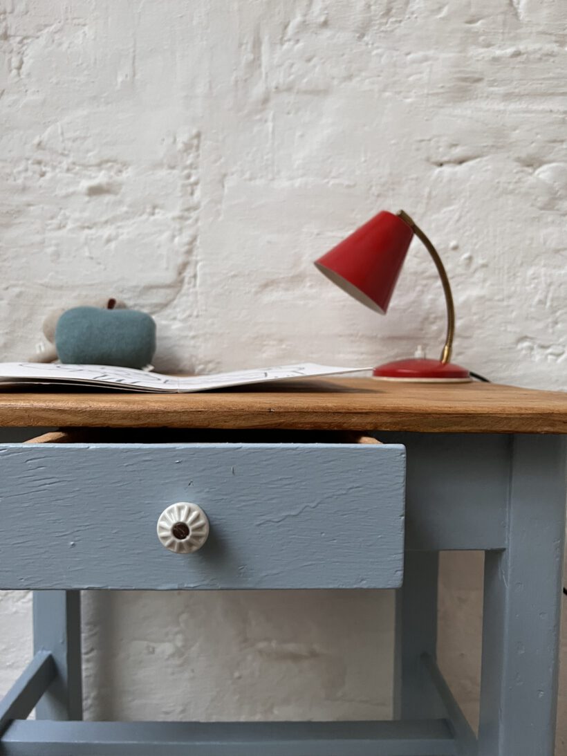 CDBEC284-5F38-4C79-804D-A5774E9C3A1E