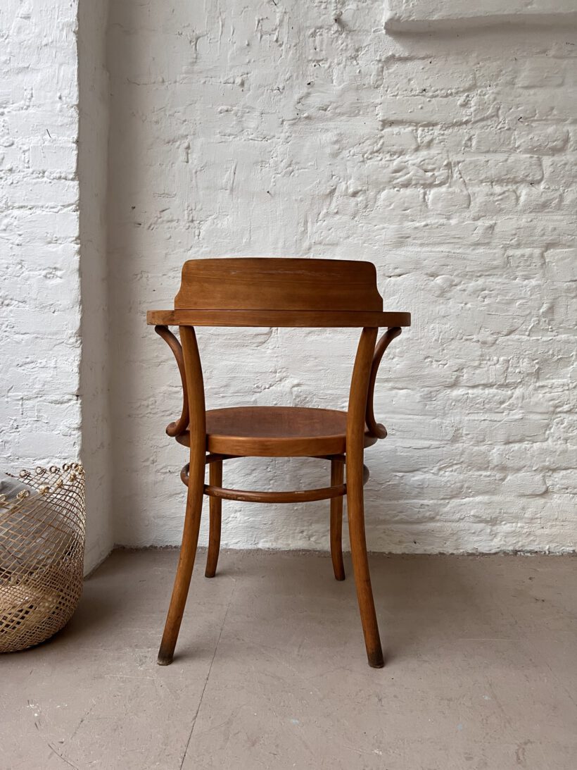 D16C922E-DDB9-4C02-83AA-EED2CC1BF3B0