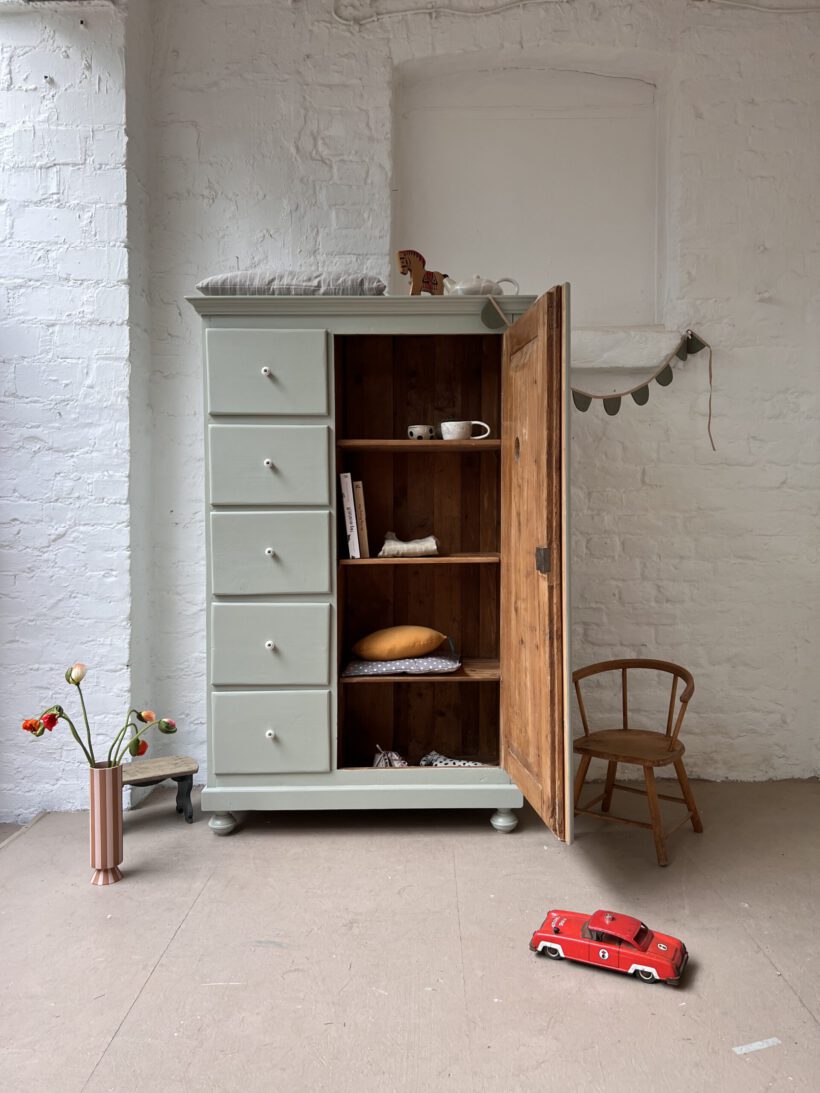 8F8A3A69-806F-4BF7-8877-83687A534D1D