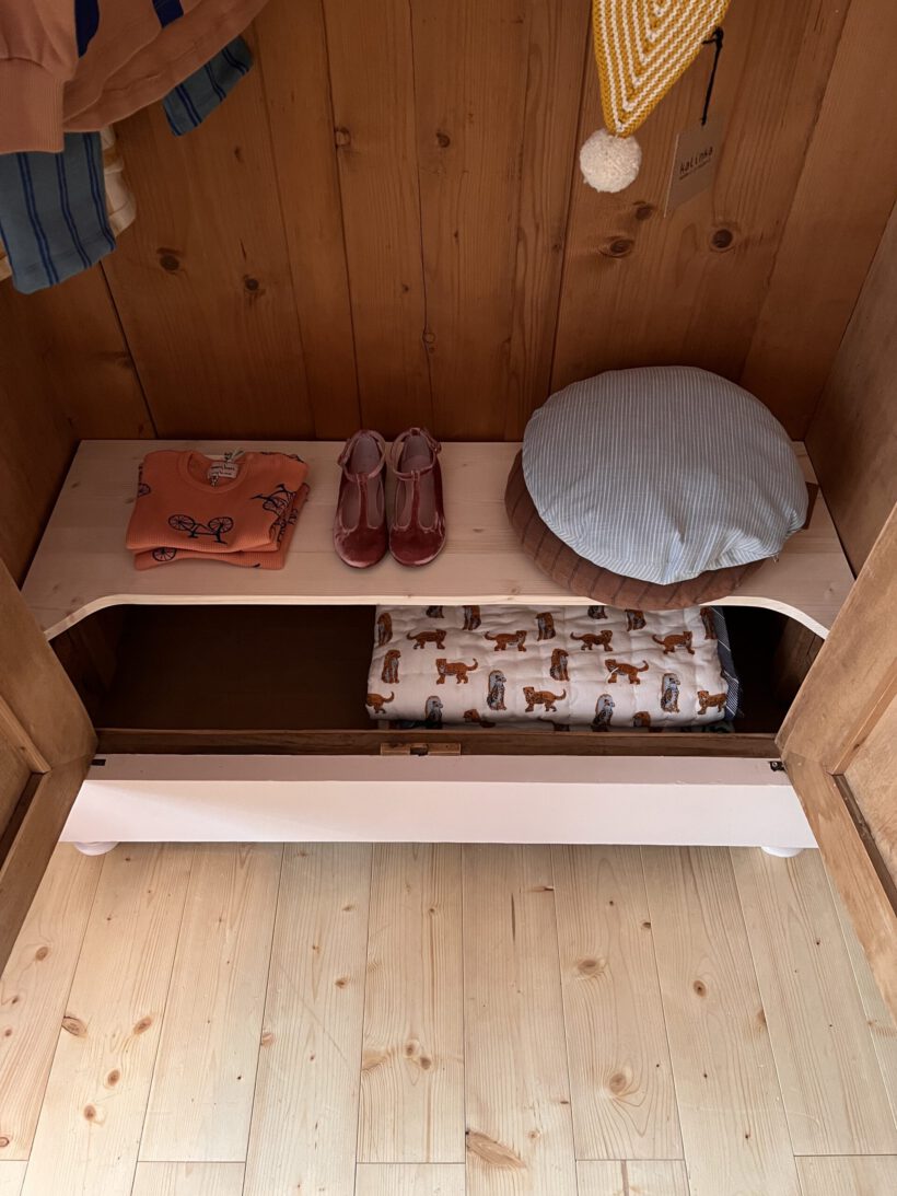 DAD4B80B-E6AB-449A-8F28-E6880603DC17