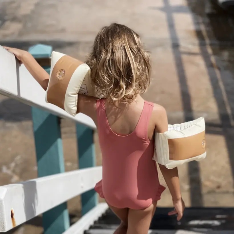 6A99F735-20D2-4BDD-B182-9DB44C38E5F2