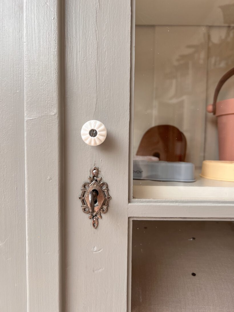 ABA63229-784A-4F7F-A2D4-75FB2C00D856