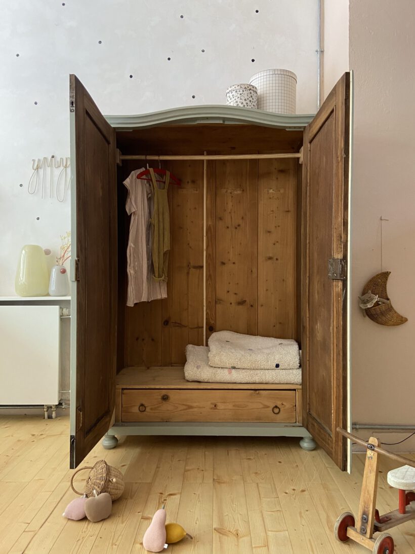 F2A83DE0-40AA-4CC7-8626-91946F265C98