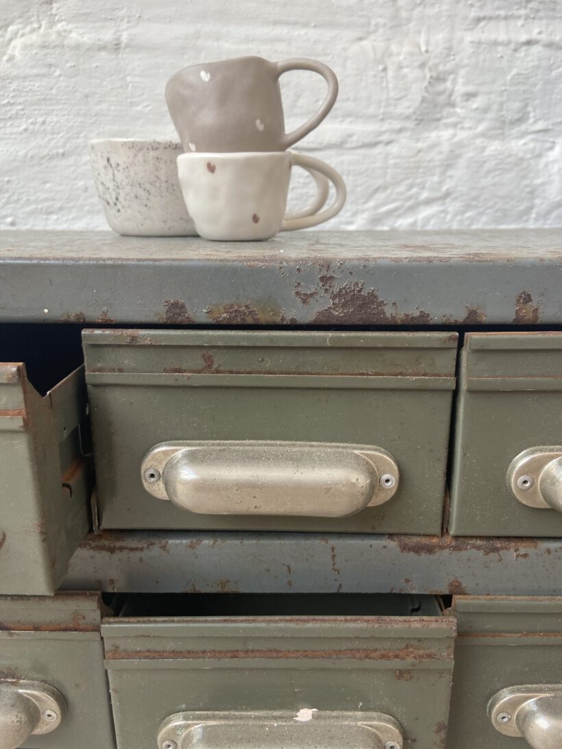 6148B917-30BC-46AF-BA12-DC472A127BDA