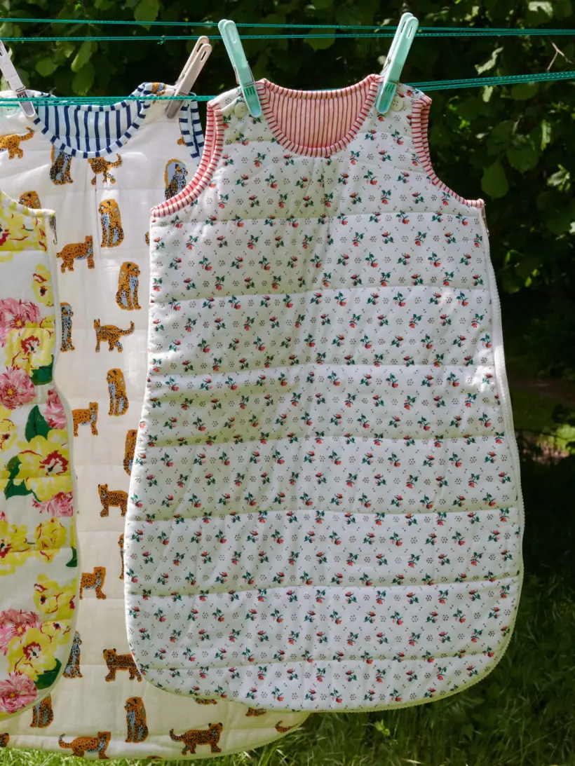 SLEEPING-BAG-Golden-flowers-_1_1200x