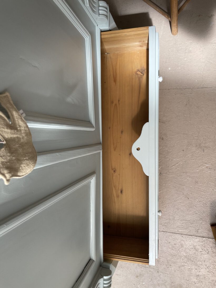 8E729595-22D0-46F8-ADEB-413382C77F03