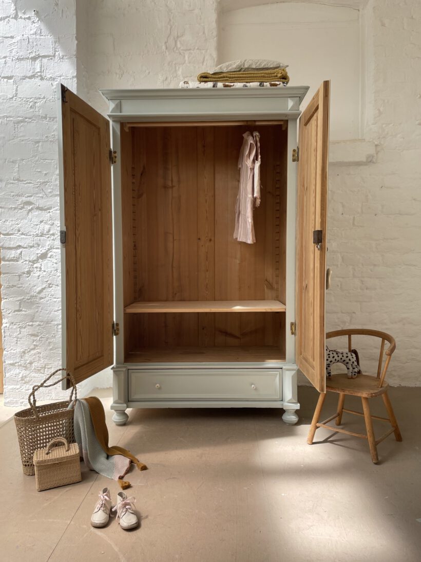 E8AFAE71-296F-433B-AB64-A2FF8542855E