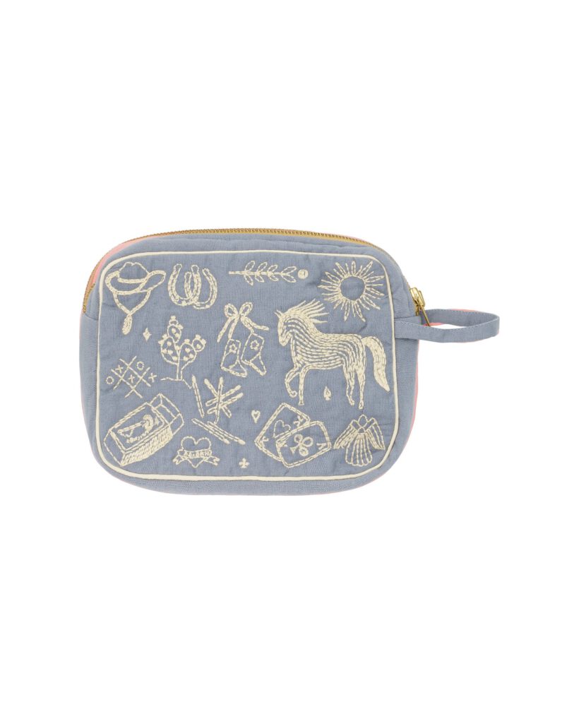 4E7541CB-001F-4831-AE84-E20B1114303C