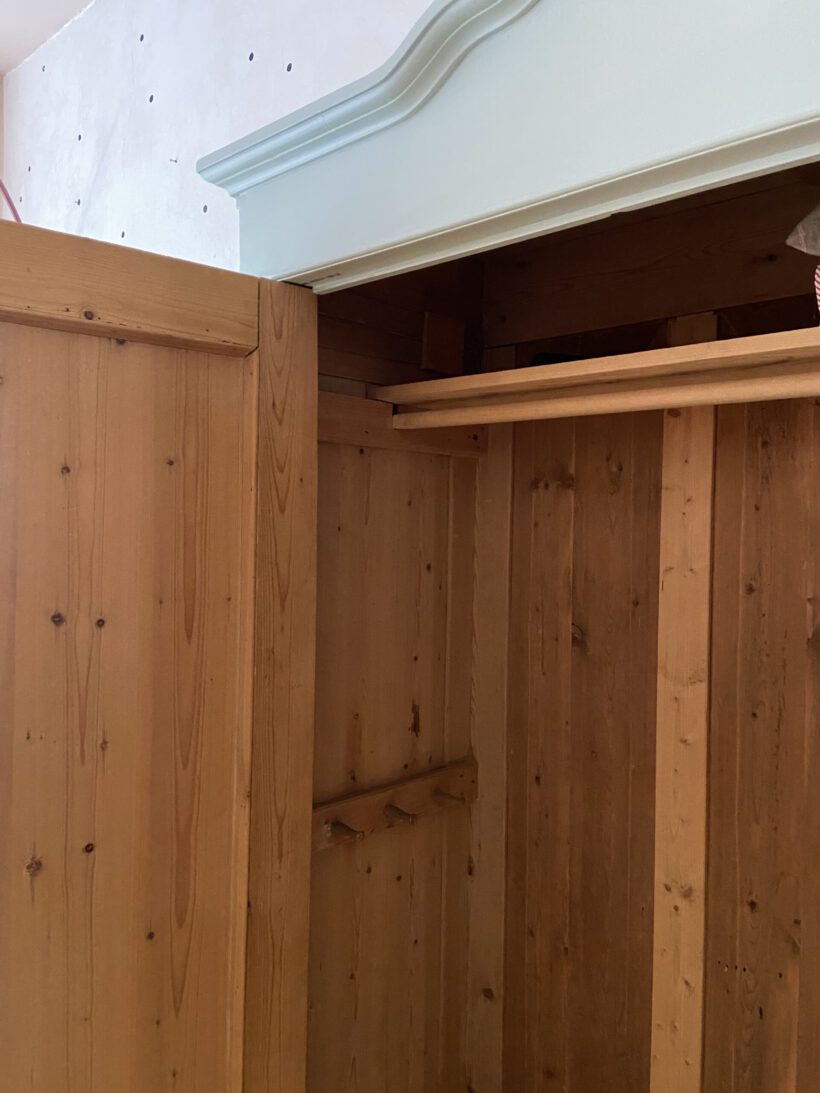 AC3D54B7-03D2-49E0-A7B3-A555F312A6E2