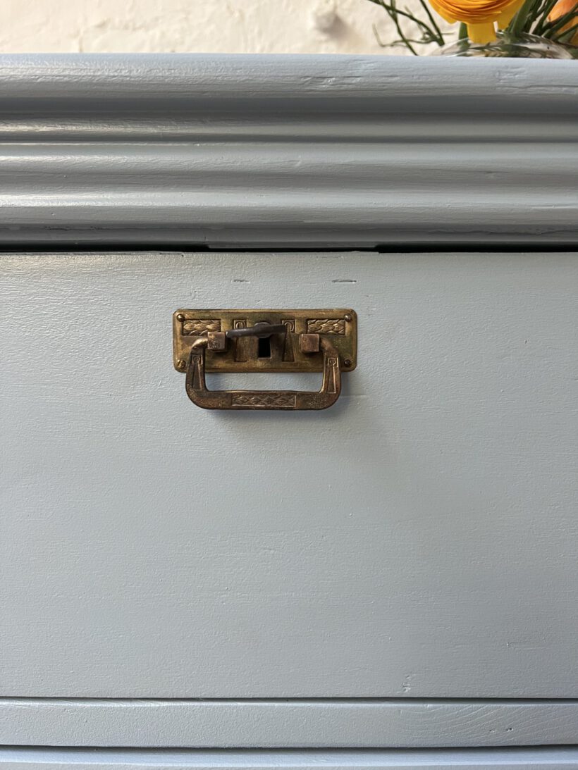 FEE189B9-3BE4-4708-BEF9-E4AF21D299A5