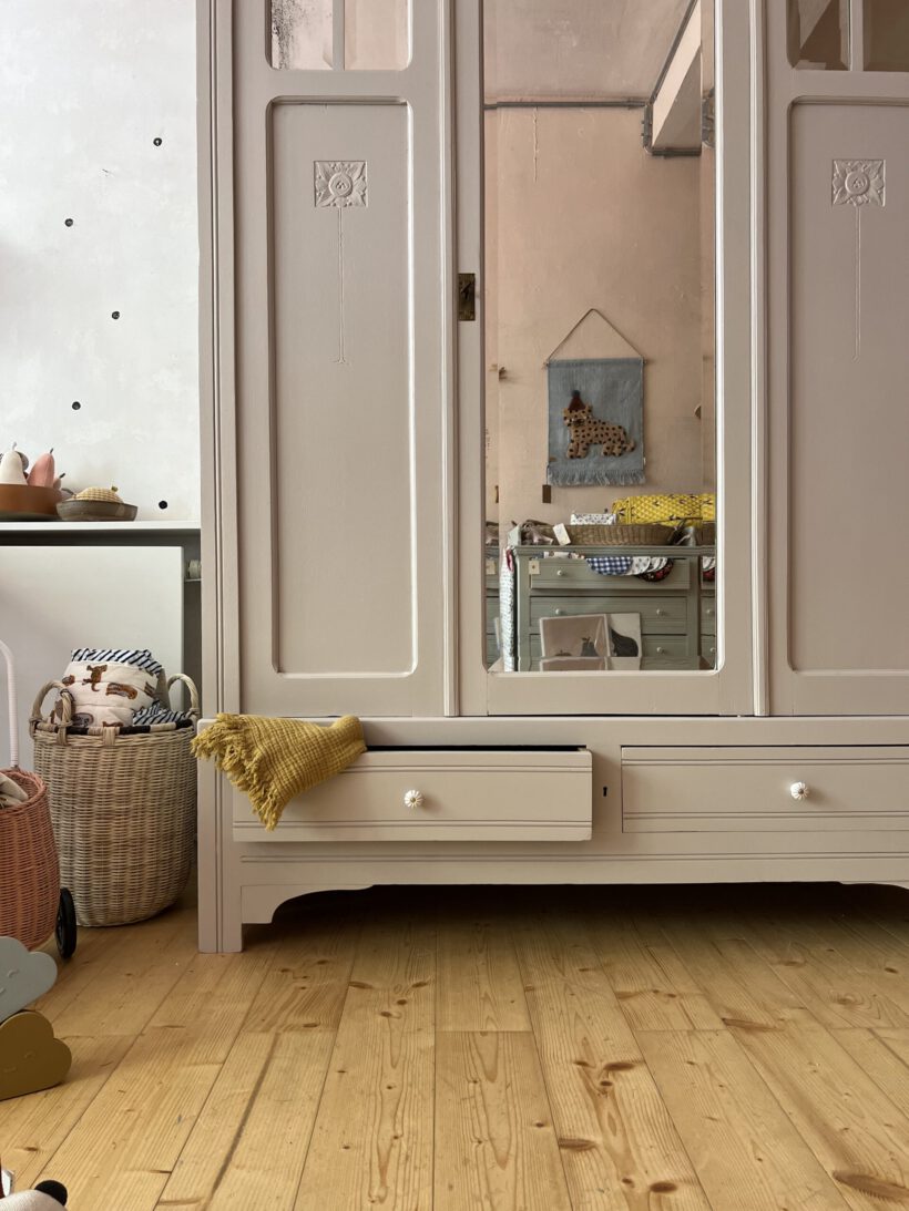 F9C18002-2F0B-4D97-BC7E-D7E34920E012