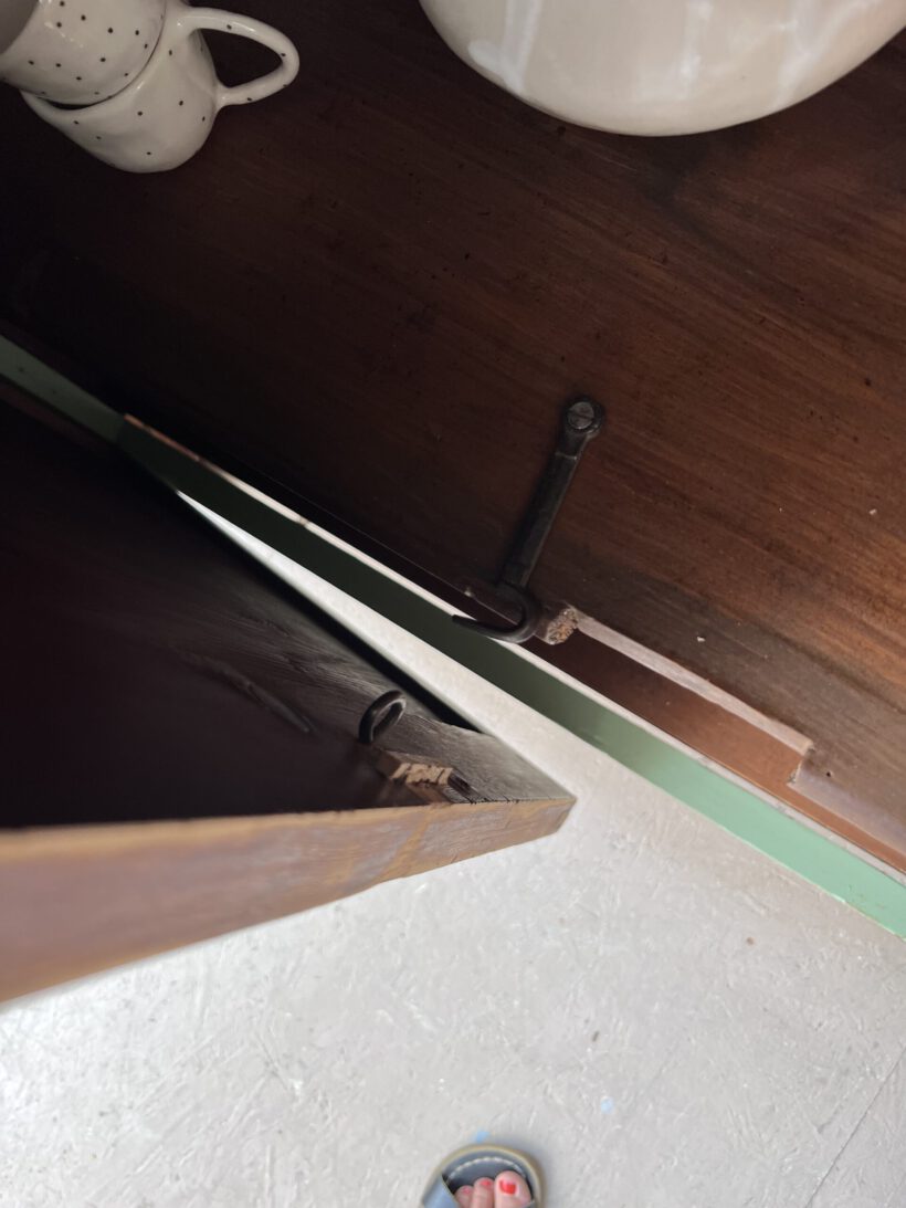 0C87AFEF-1041-4CFE-A4BE-AD961330B391