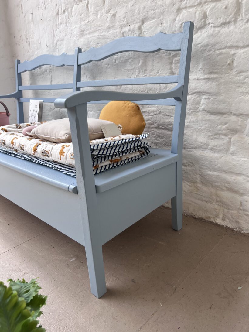 A45A3048-064E-403F-B07D-CC9755C6F758