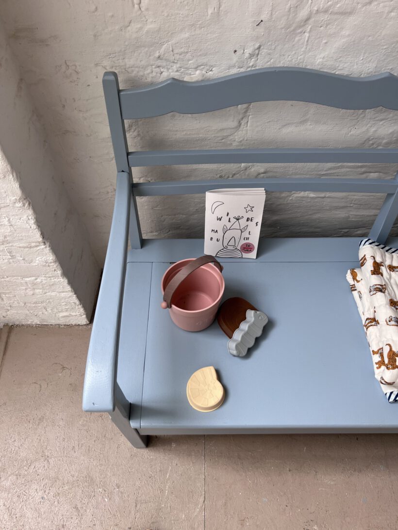 EFE61F7B-A55B-49CA-BFEB-BC6C578741C5