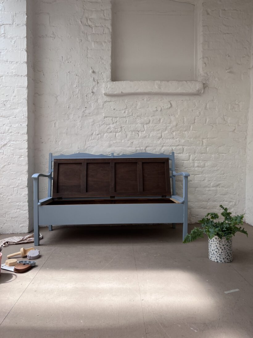 FB59651B-92F8-44CD-9DE9-E45733D0F0D9