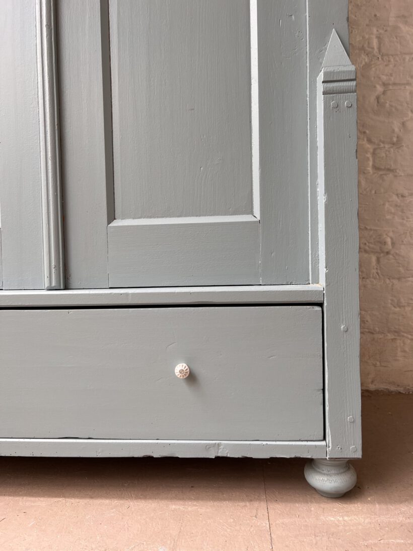 E9ECEF47-97D1-4049-8A9F-2BEB497F4286