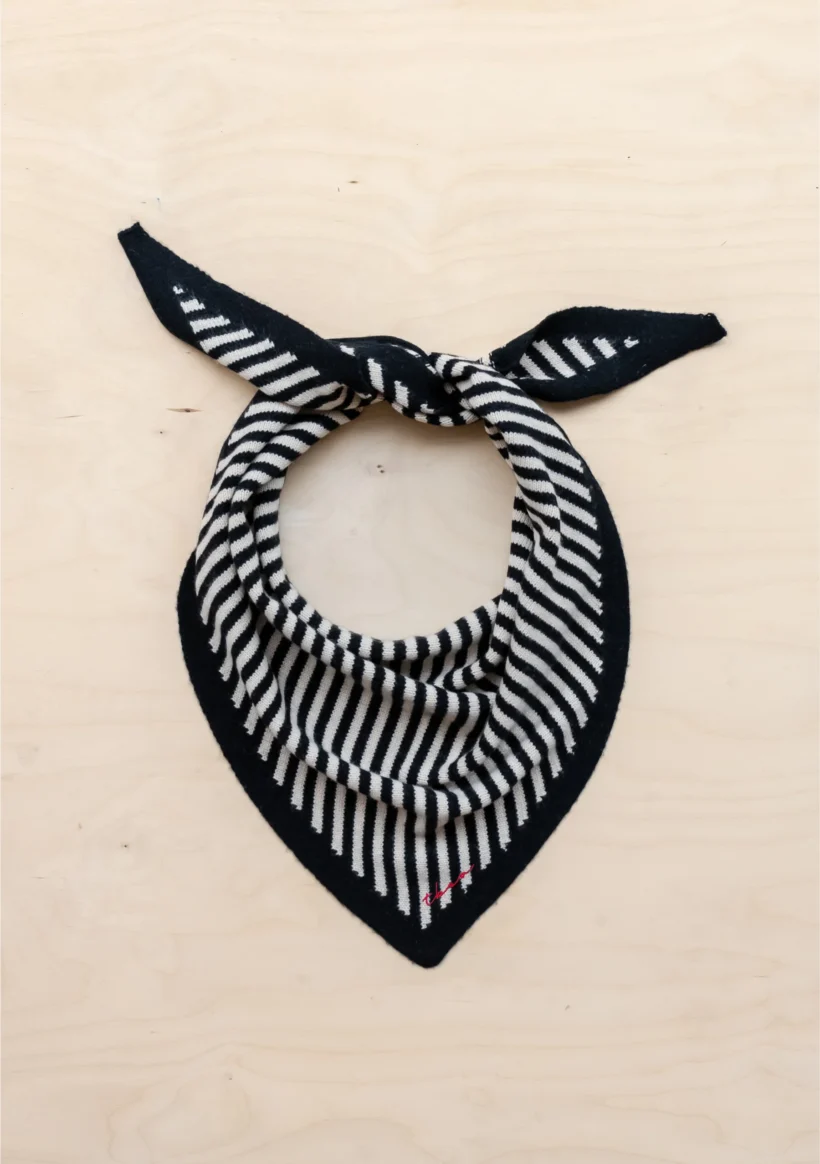 BlackandWhiteStripeTriangleScarf-1_3